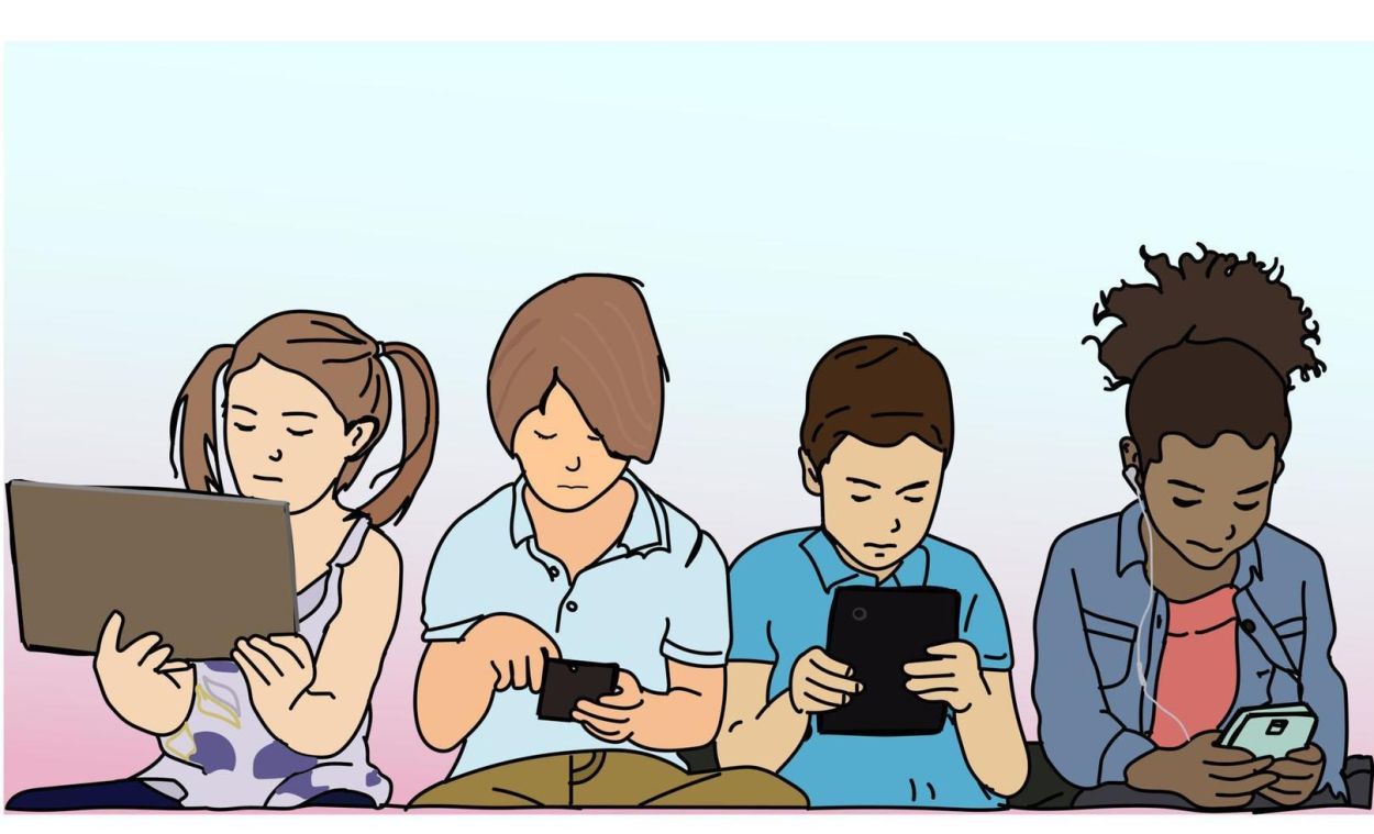 kids on smartphones